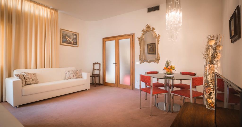 Simple Station Stay Florencia Exterior foto